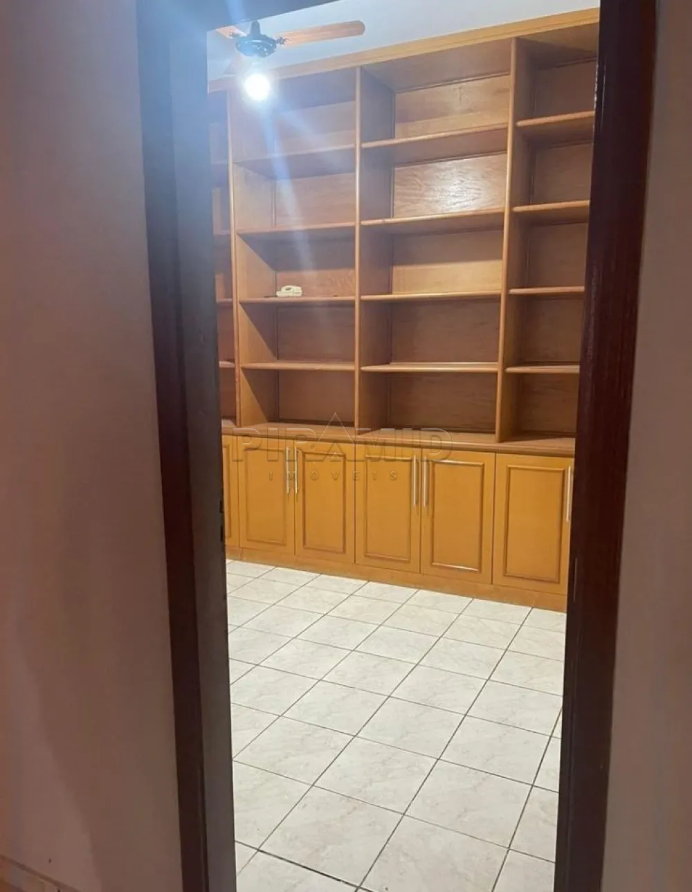 Alugar Casa / Padr&atilde;o em Ribeir&atilde;o Preto R$ 4.500,00 - Foto 10