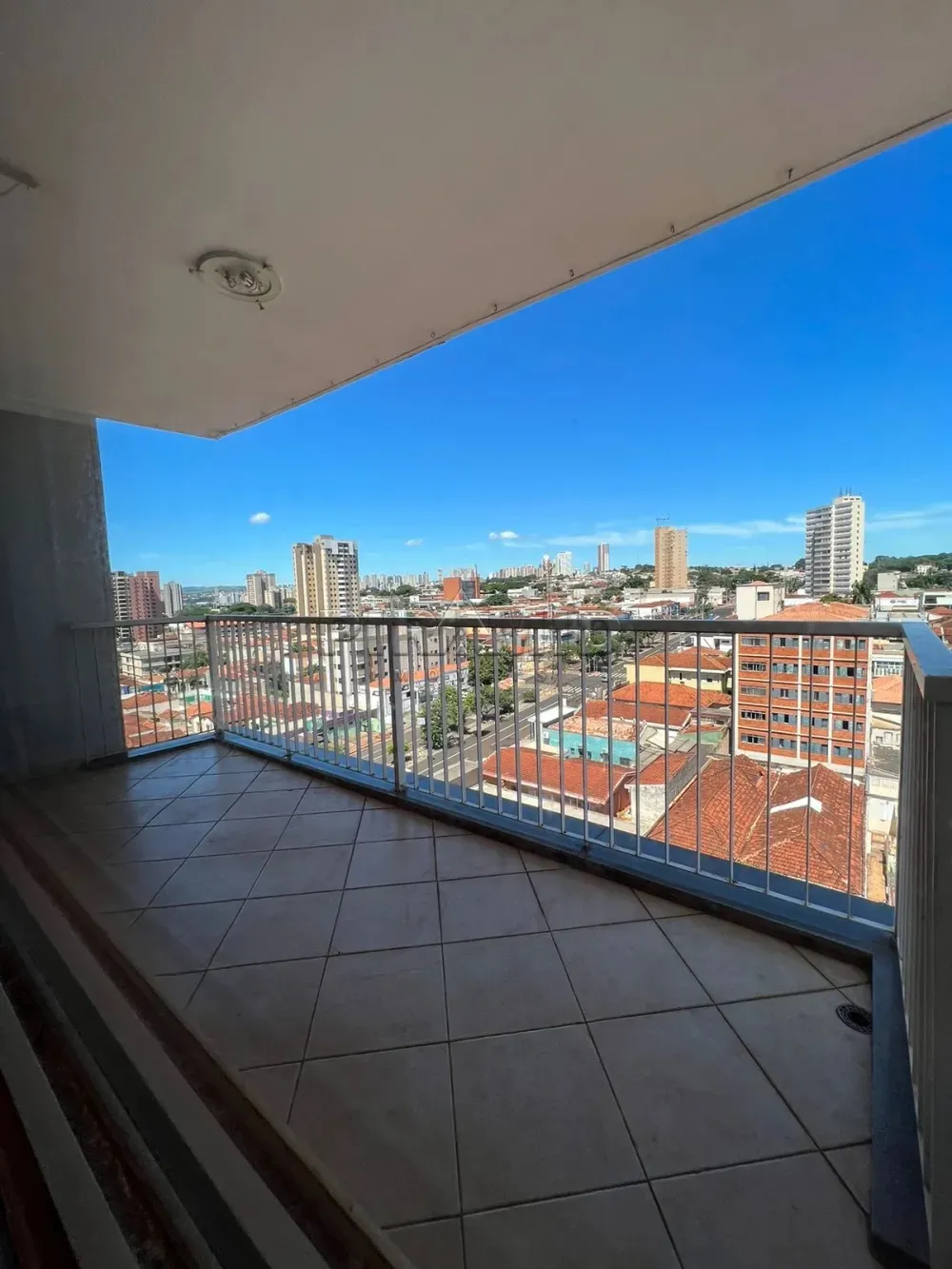 Alugar Apartamento / Padr&atilde;o em Ribeir&atilde;o Preto R$ 1.700,00 - Foto 3