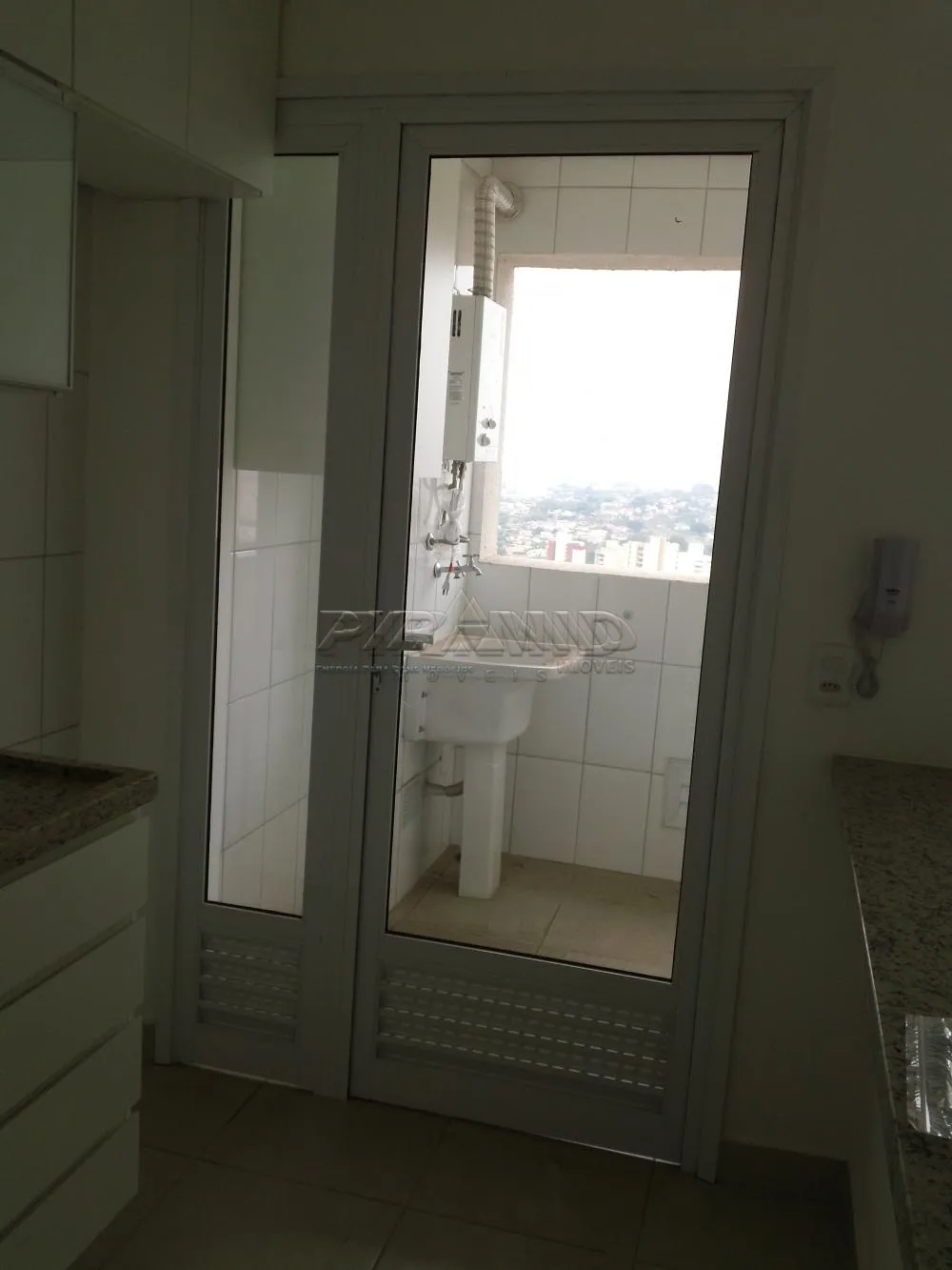 Alugar Apartamento / Padr&atilde;o em Ribeir&atilde;o Preto R$ 1.350,00 - Foto 12