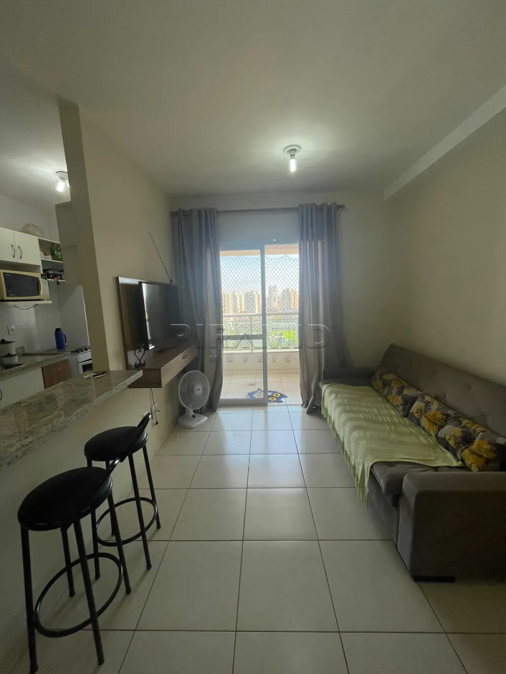 Alugar Apartamento / Padr&atilde;o em Ribeir&atilde;o Preto R$ 1.800,00 - Foto 2