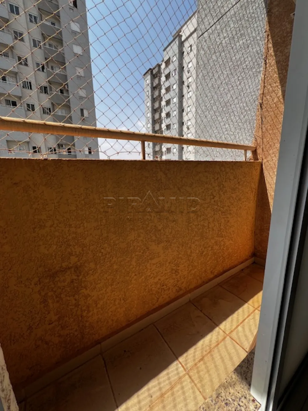 Alugar Apartamento / Padr&atilde;o em Ribeir&atilde;o Preto R$ 1.400,00 - Foto 4