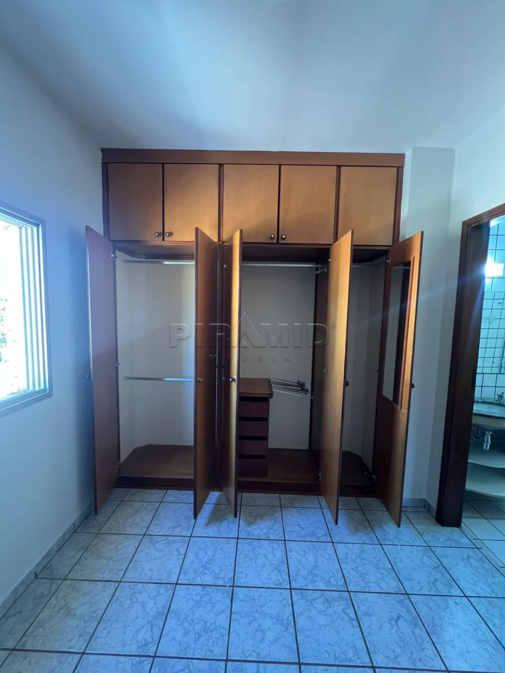Alugar Apartamento / Padr&atilde;o em Ribeir&atilde;o Preto R$ 900,00 - Foto 6