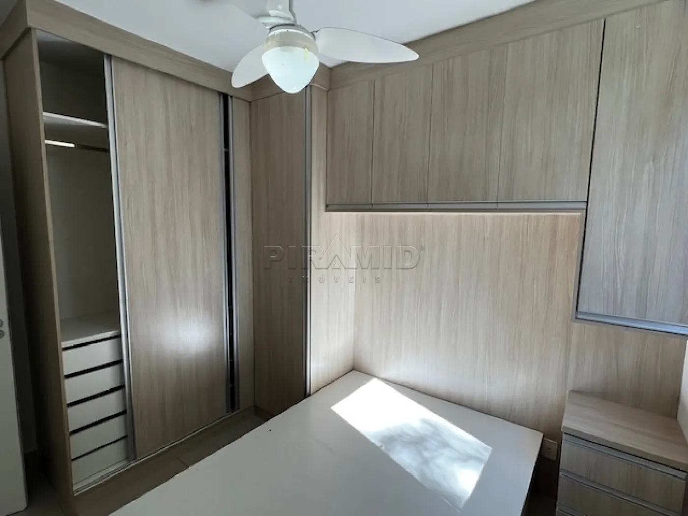 Alugar Apartamento / Padr&atilde;o em Ribeir&atilde;o Preto R$ 1.450,00 - Foto 9