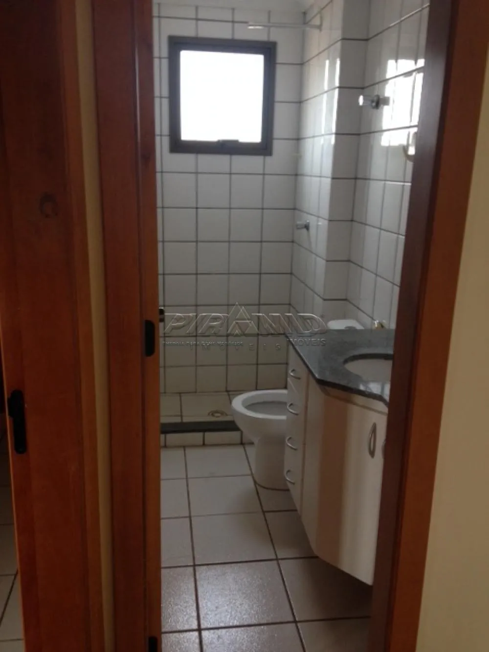 Alugar Apartamento / Padr&atilde;o em Ribeir&atilde;o Preto R$ 850,00 - Foto 4