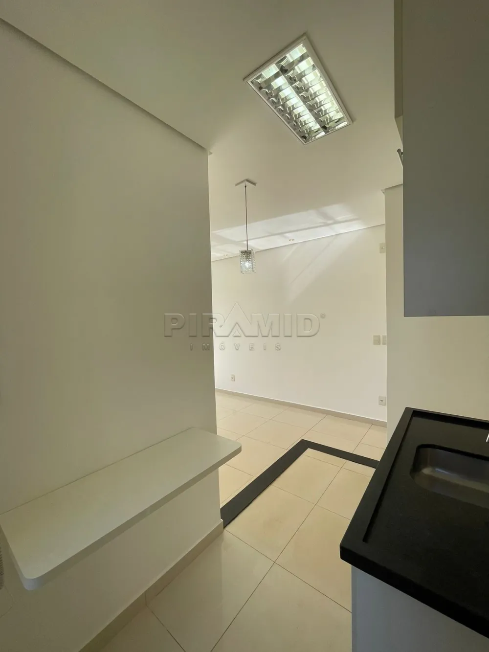 Alugar Apartamento / Padr&atilde;o em Ribeir&atilde;o Preto R$ 1.800,00 - Foto 14