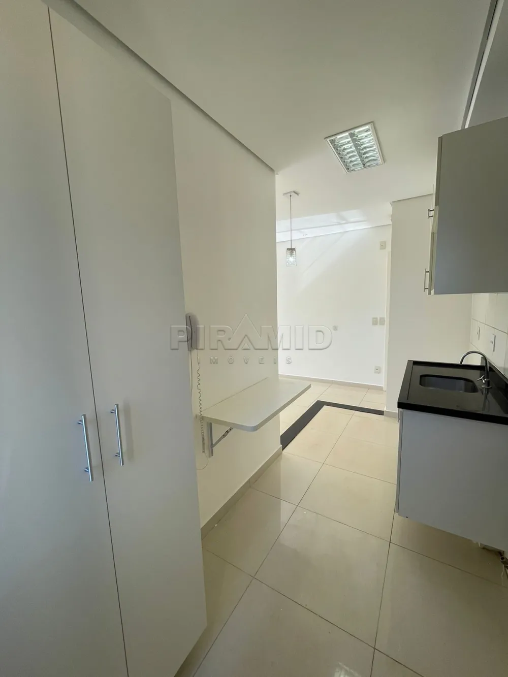 Alugar Apartamento / Padr&atilde;o em Ribeir&atilde;o Preto R$ 1.800,00 - Foto 16