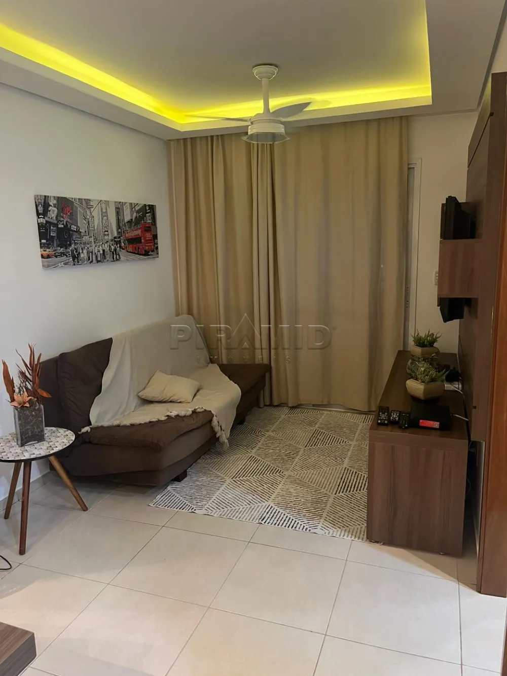 Alugar Apartamento / Padr&atilde;o em Ribeir&atilde;o Preto R$ 2.200,00 - Foto 2