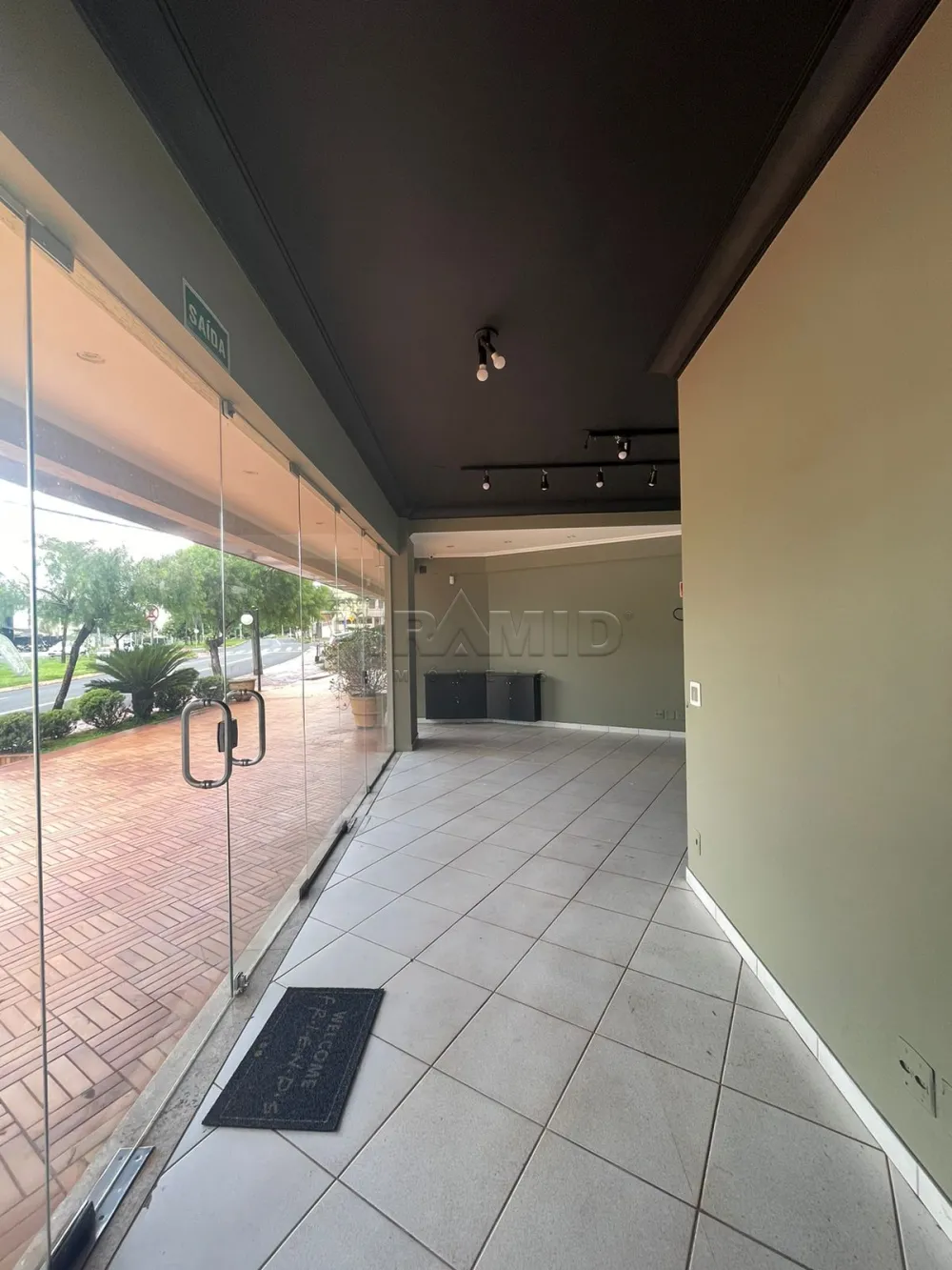 Alugar Comercial / Sal&atilde;o em Ribeir&atilde;o Preto R$ 2.800,00 - Foto 7