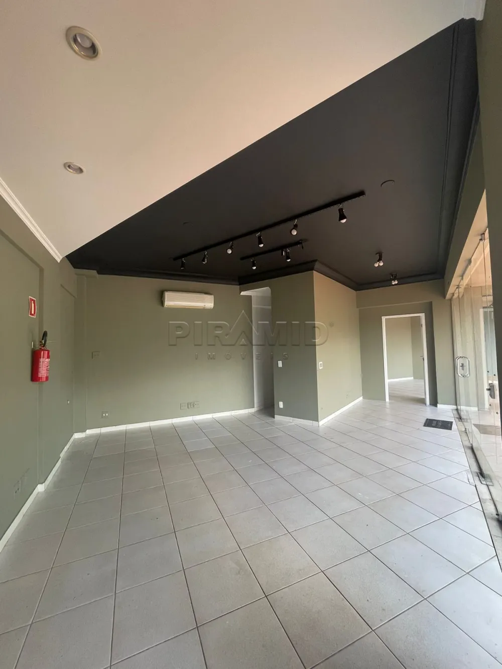 Alugar Comercial / Sal&atilde;o em Ribeir&atilde;o Preto R$ 2.800,00 - Foto 8