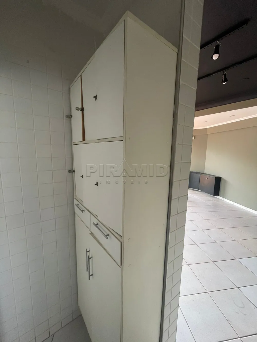 Alugar Comercial / Sal&atilde;o em Ribeir&atilde;o Preto R$ 2.800,00 - Foto 15