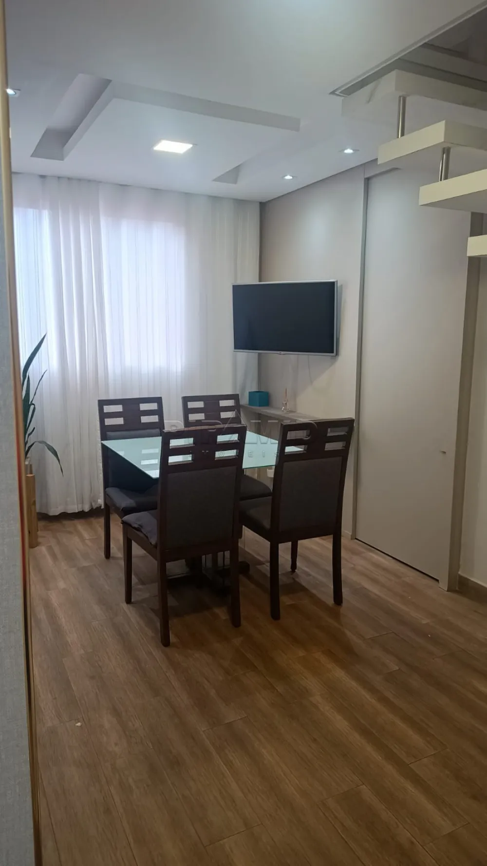 Alugar Apartamento / Cobertura em Ribeir&atilde;o Preto R$ 850,00 - Foto 1