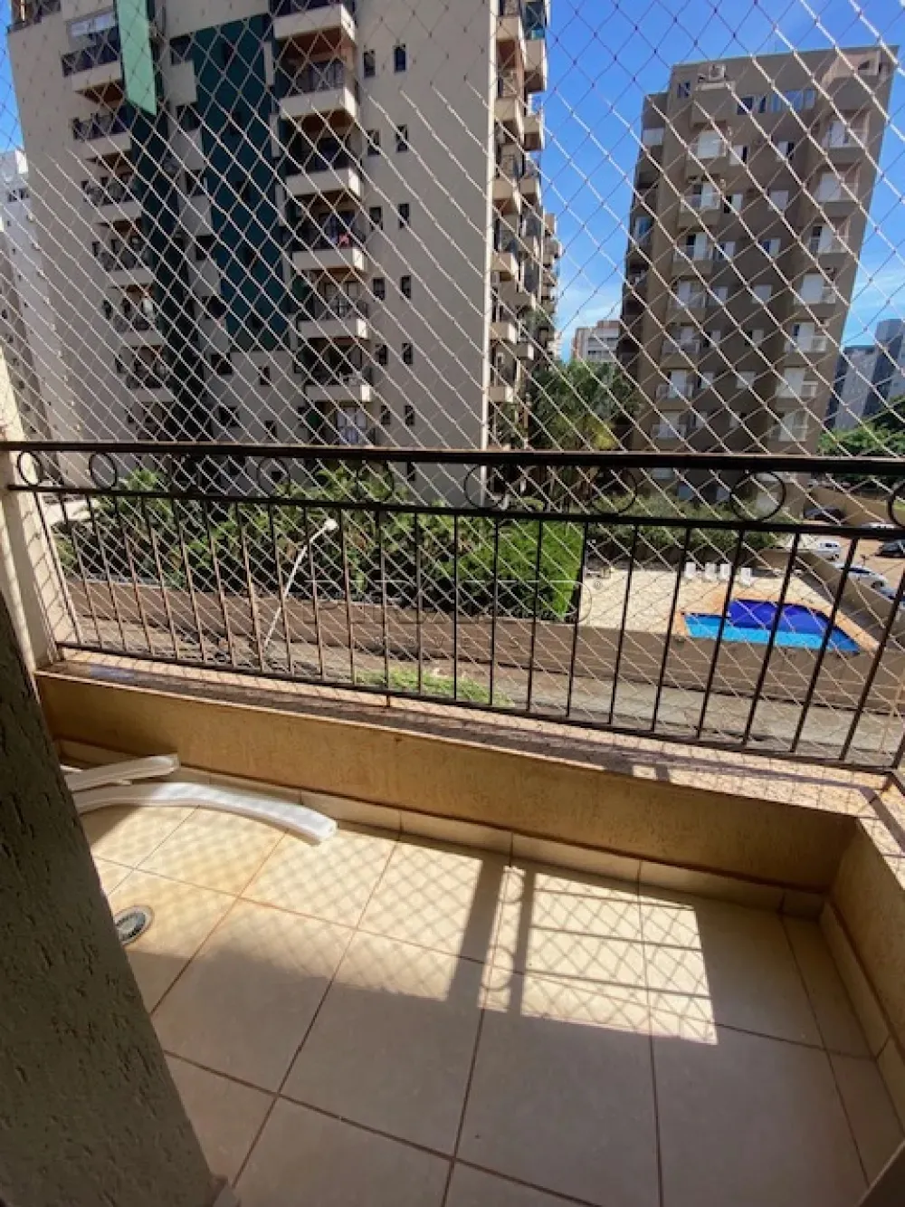 Alugar Apartamento / Padr&atilde;o em Ribeir&atilde;o Preto R$ 1.100,00 - Foto 3