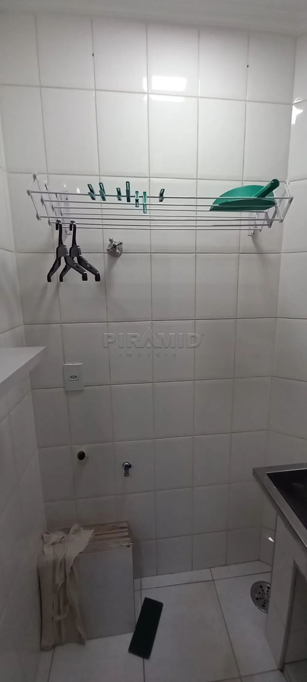 Alugar Apartamento / Padr&atilde;o em Ribeir&atilde;o Preto R$ 1.000,00 - Foto 13