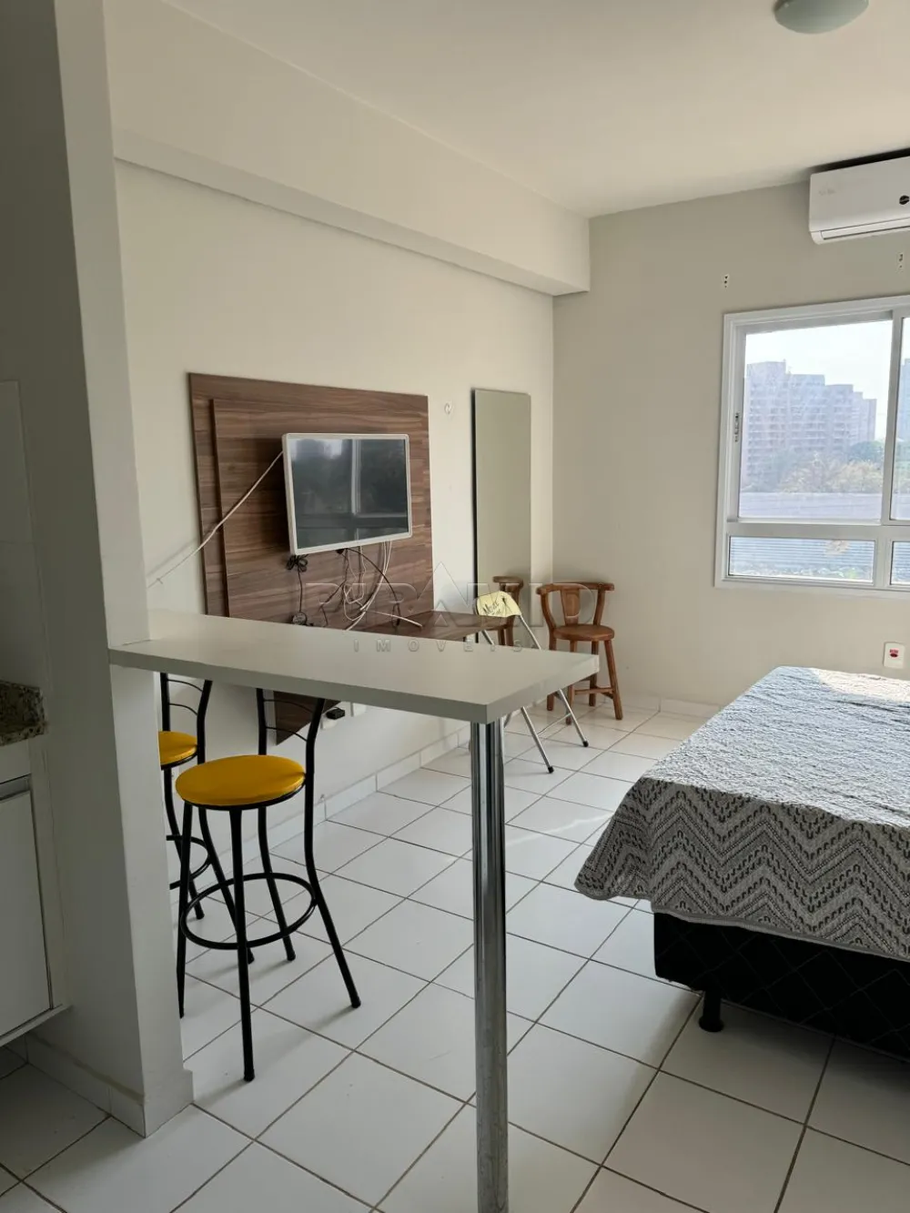 Alugar Apartamento / Padr&atilde;o em Ribeir&atilde;o Preto R$ 1.500,00 - Foto 1