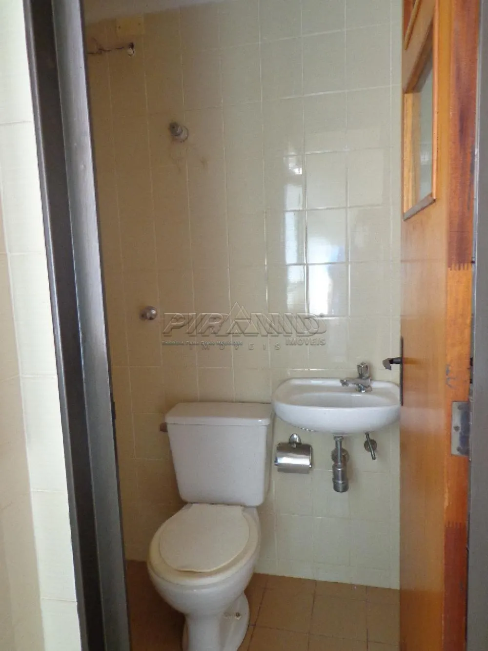 Alugar Apartamento / Padr&atilde;o em Ribeir&atilde;o Preto R$ 1.180,00 - Foto 27