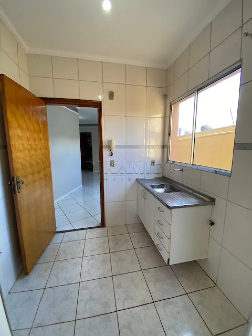 Alugar Apartamento / Padr&atilde;o em Ribeir&atilde;o Preto R$ 1.200,00 - Foto 13