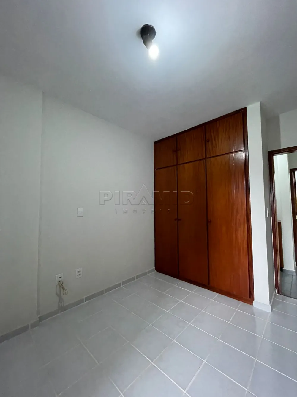 Alugar Apartamento / Padr&atilde;o em Ribeir&atilde;o Preto R$ 1.650,00 - Foto 5