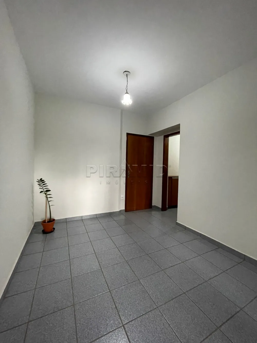 Alugar Apartamento / Padr&atilde;o em Ribeir&atilde;o Preto R$ 1.650,00 - Foto 12
