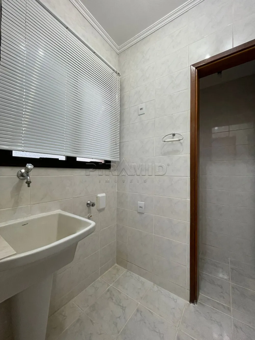 Alugar Apartamento / Padr&atilde;o em Ribeir&atilde;o Preto R$ 1.650,00 - Foto 14