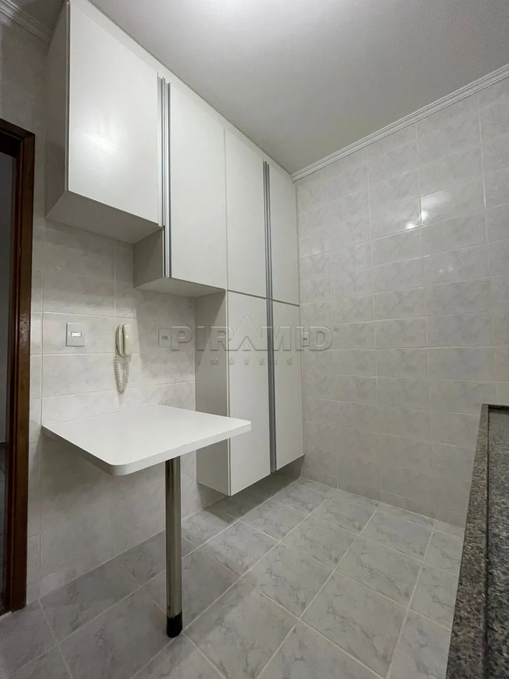 Alugar Apartamento / Padr&atilde;o em Ribeir&atilde;o Preto R$ 1.650,00 - Foto 16