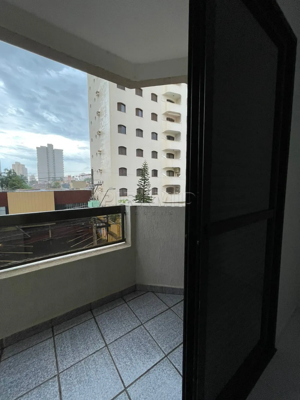 Alugar Apartamento / Padr&atilde;o em Ribeir&atilde;o Preto R$ 1.650,00 - Foto 2
