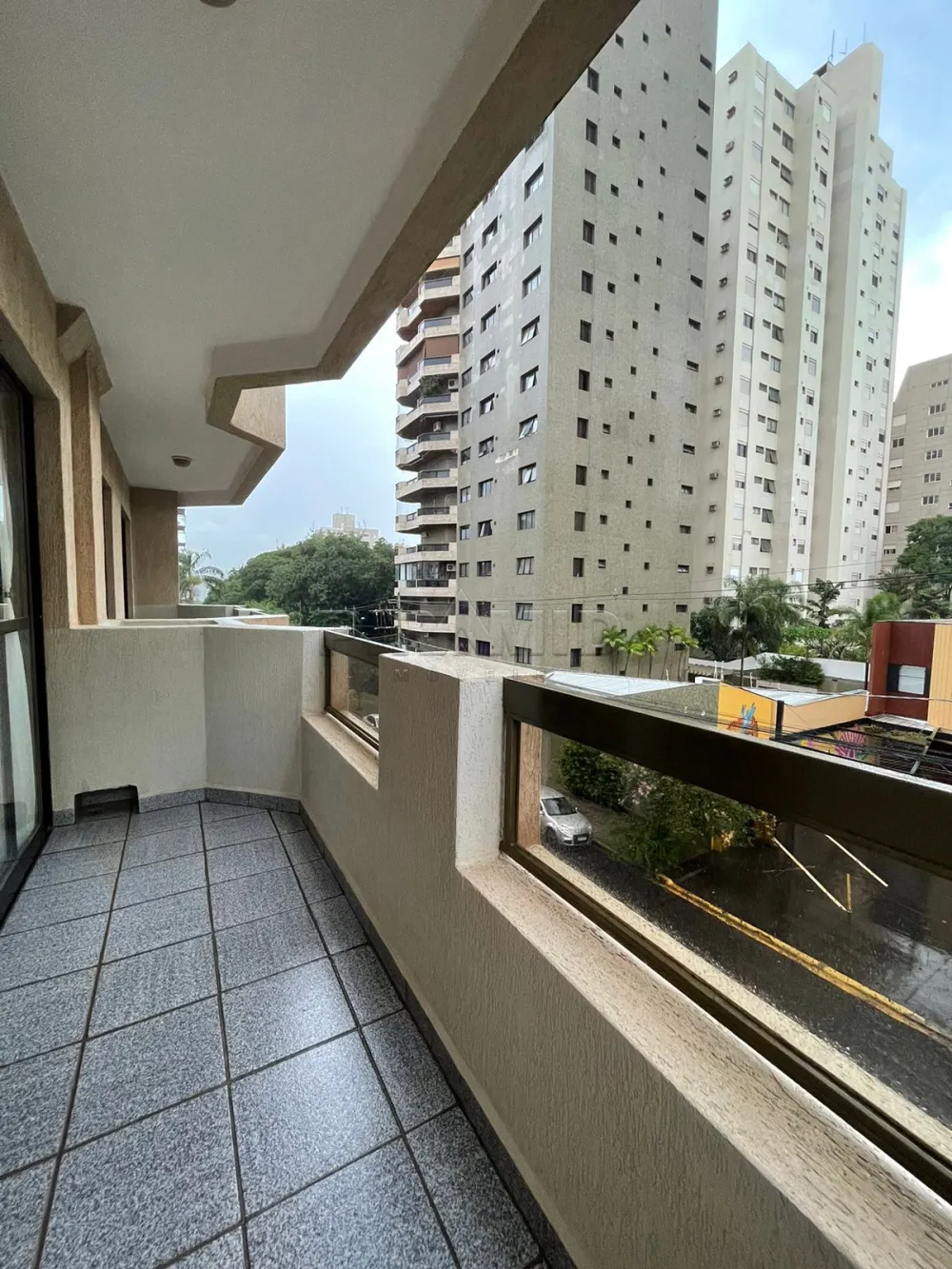 Alugar Apartamento / Padr&atilde;o em Ribeir&atilde;o Preto R$ 1.650,00 - Foto 4