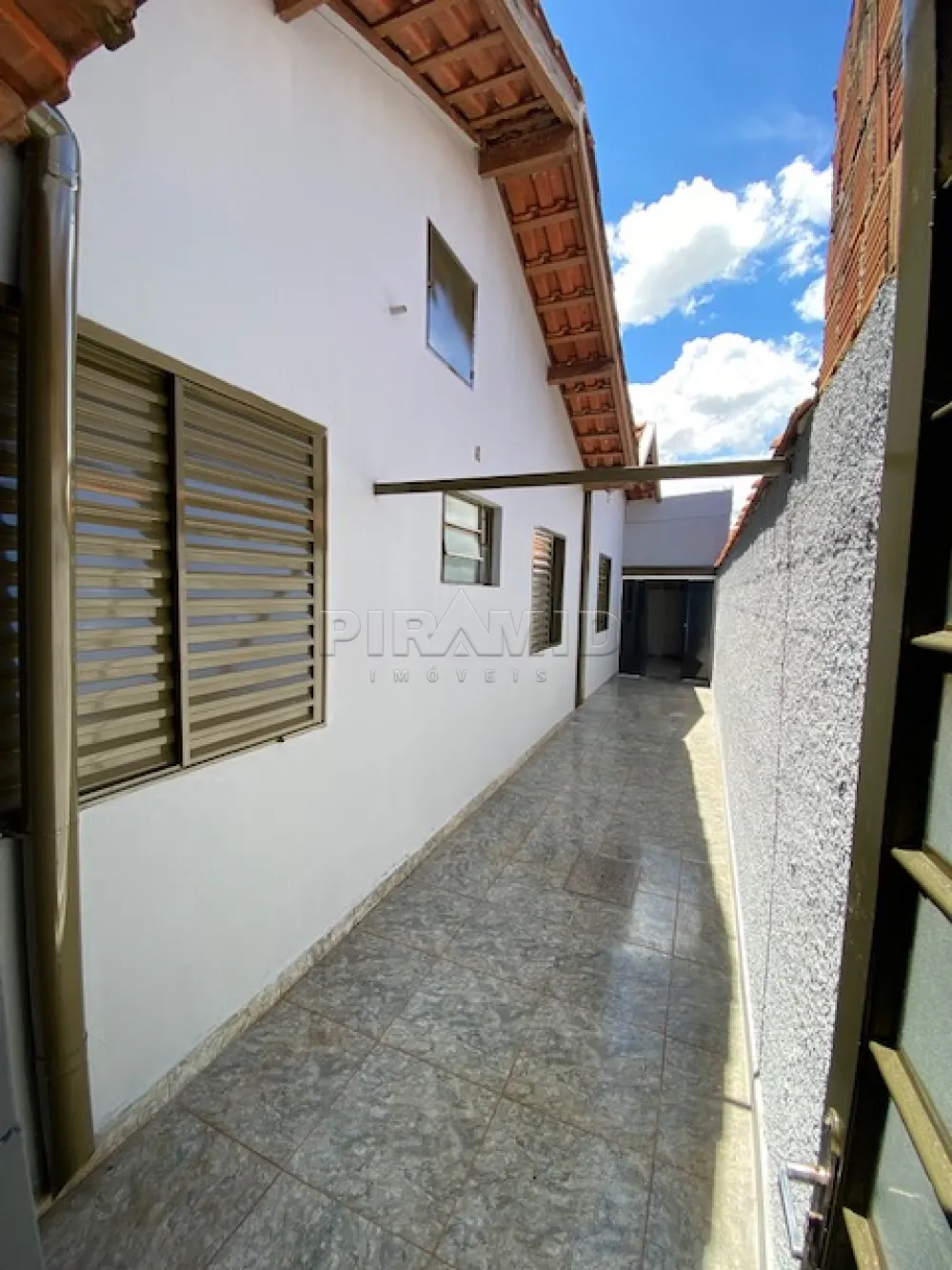 Alugar Casa / Padr&atilde;o em Ribeir&atilde;o Preto R$ 1.700,00 - Foto 3