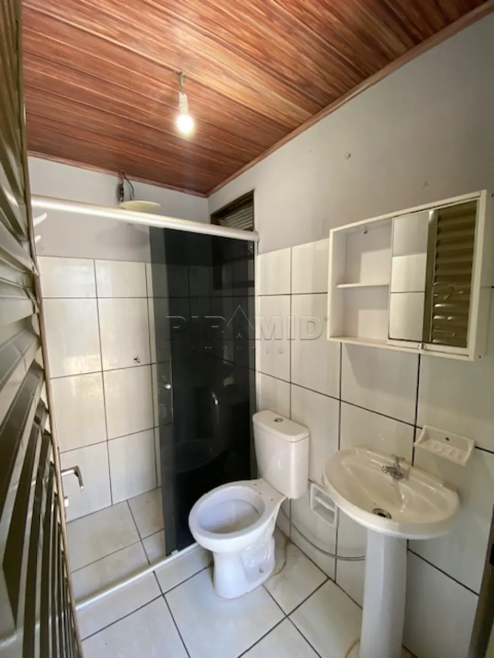 Alugar Casa / Padr&atilde;o em Ribeir&atilde;o Preto R$ 1.700,00 - Foto 17