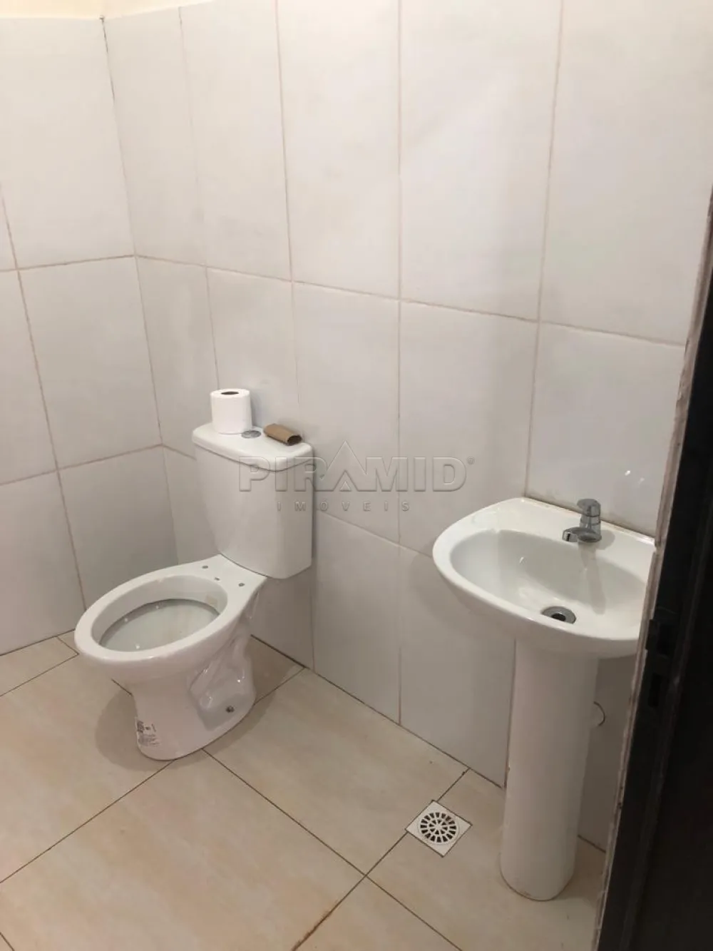 Alugar Comercial / Sal&atilde;o em Ribeir&atilde;o Preto R$ 1.300,00 - Foto 4