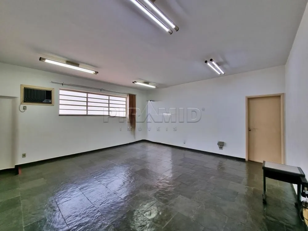 Alugar Casa / Padr&atilde;o em Ribeir&atilde;o Preto R$ 3.000,00 - Foto 1
