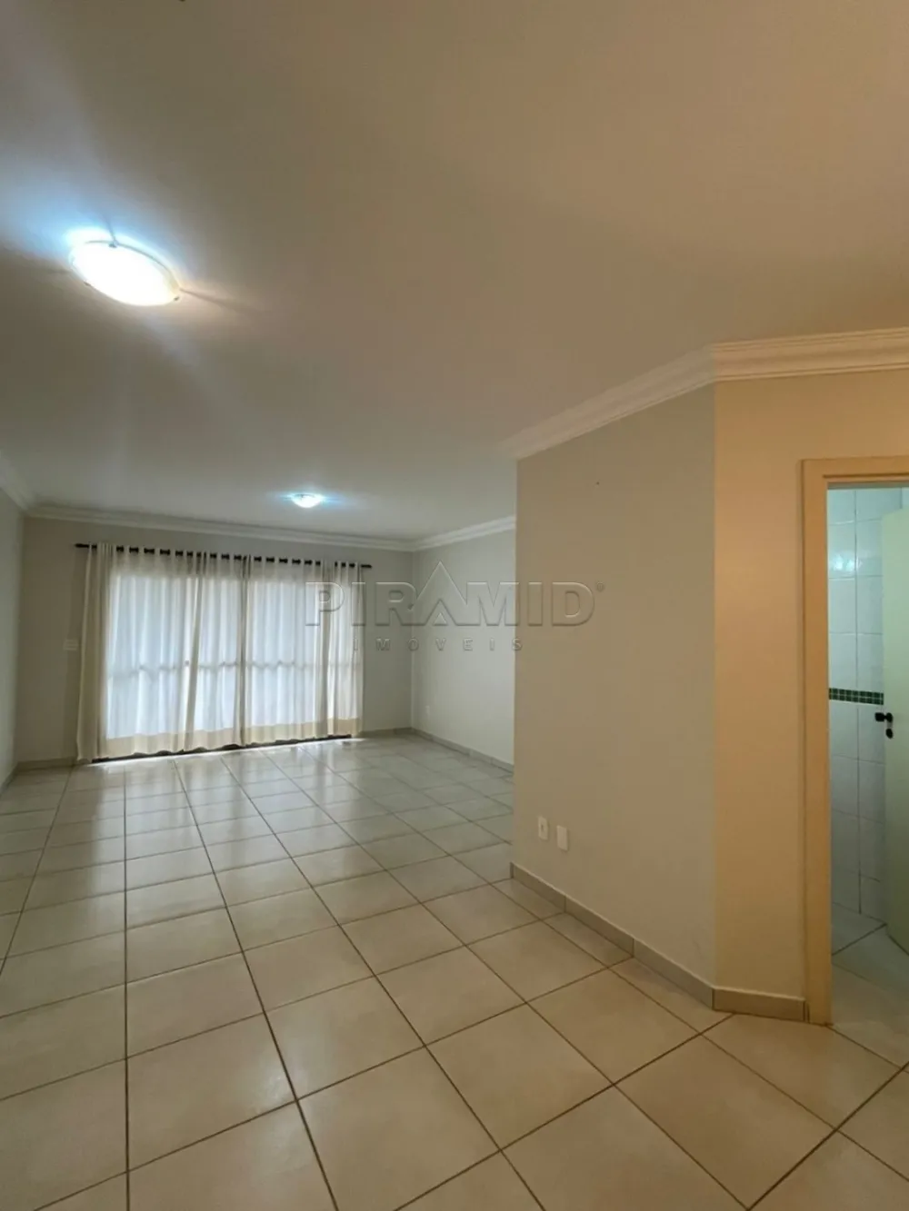 Alugar Apartamento / Padr&atilde;o em Ribeir&atilde;o Preto R$ 1.700,00 - Foto 2