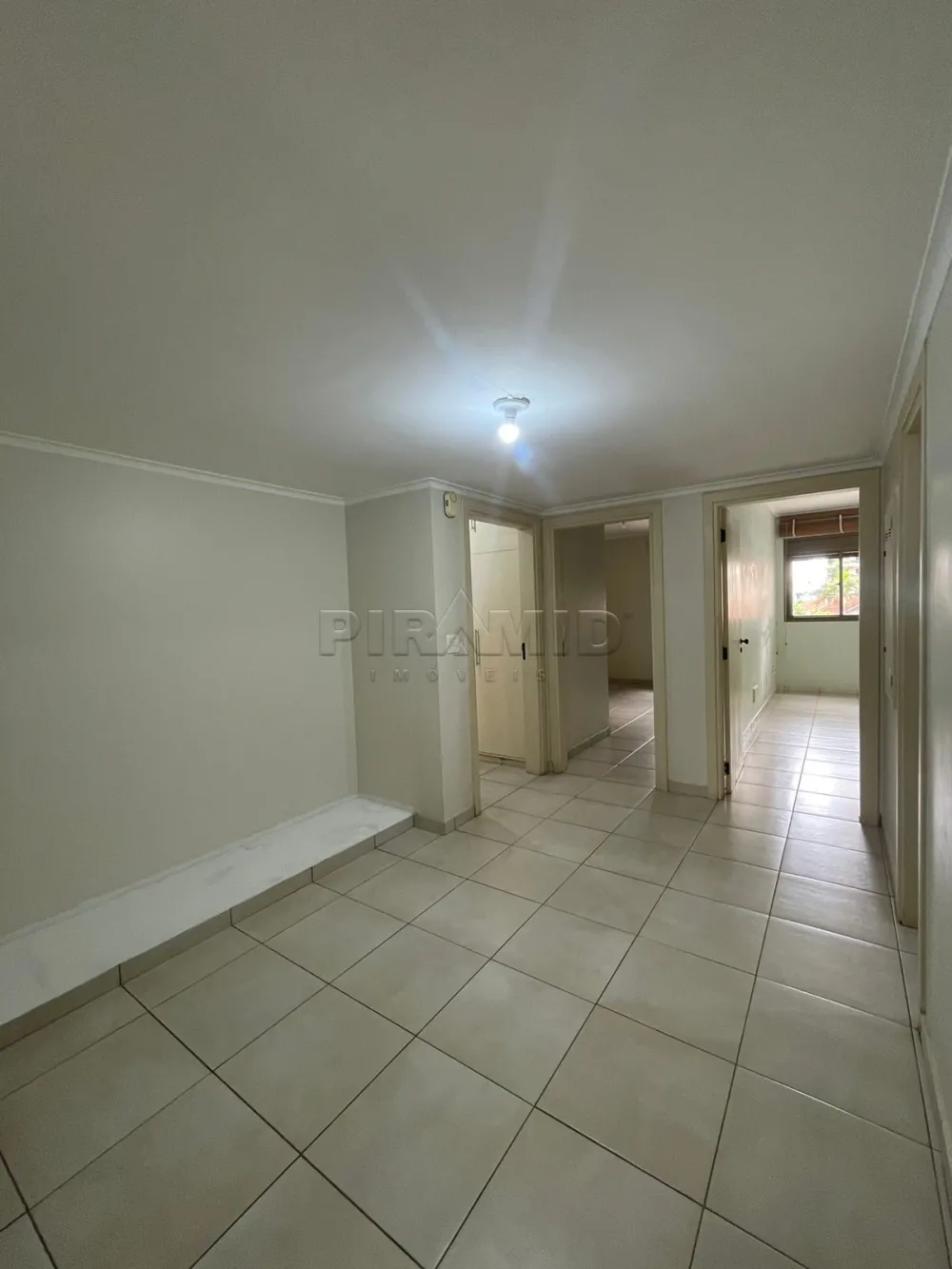 Alugar Apartamento / Padr&atilde;o em Ribeir&atilde;o Preto R$ 1.700,00 - Foto 21