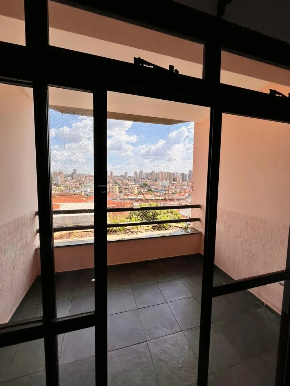 Alugar Apartamento / Padr&atilde;o em Ribeir&atilde;o Preto R$ 1.700,00 - Foto 1