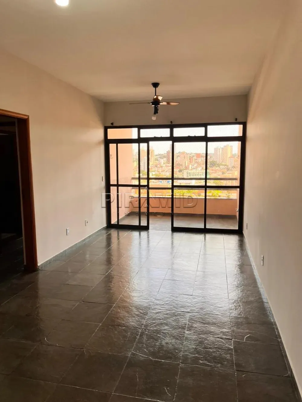 Alugar Apartamento / Padr&atilde;o em Ribeir&atilde;o Preto R$ 1.700,00 - Foto 2