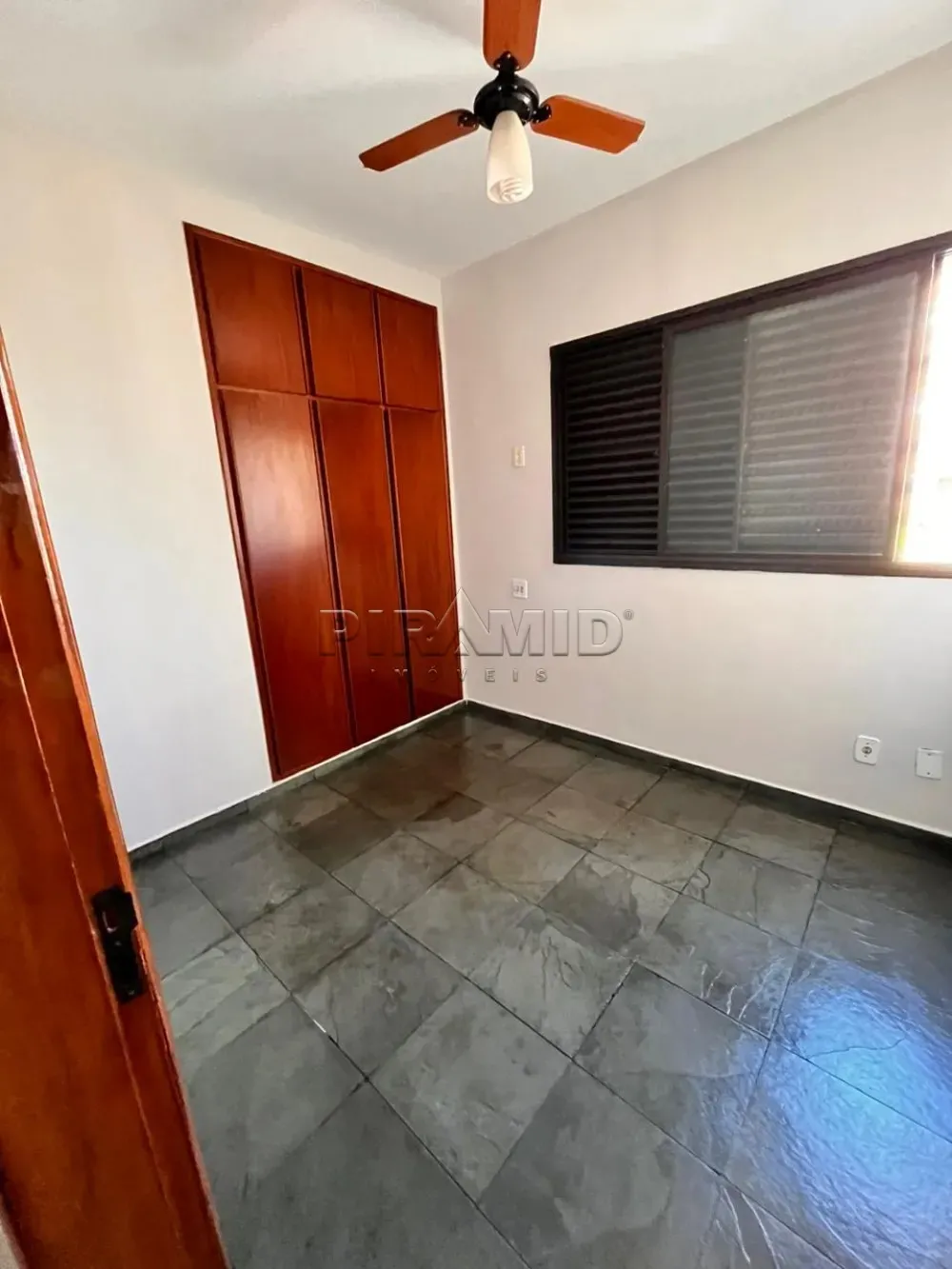 Alugar Apartamento / Padr&atilde;o em Ribeir&atilde;o Preto R$ 1.700,00 - Foto 7