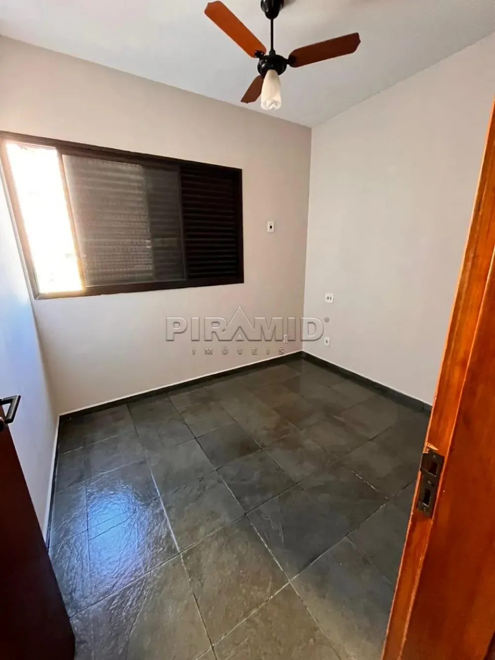 Alugar Apartamento / Padr&atilde;o em Ribeir&atilde;o Preto R$ 1.700,00 - Foto 10