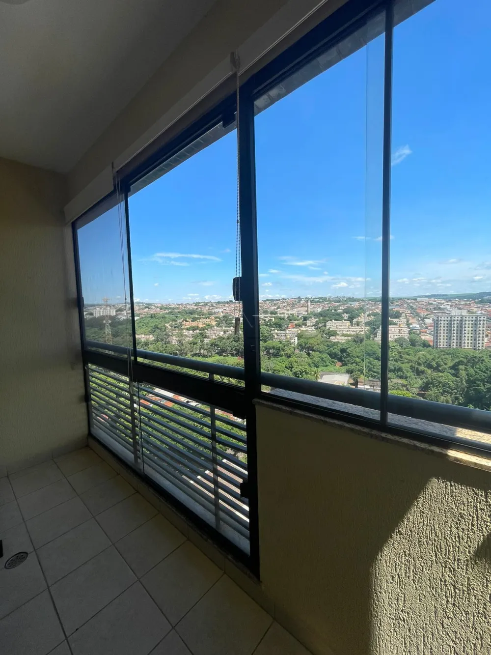 Alugar Apartamento / Padr&atilde;o em Ribeir&atilde;o Preto R$ 1.800,00 - Foto 5