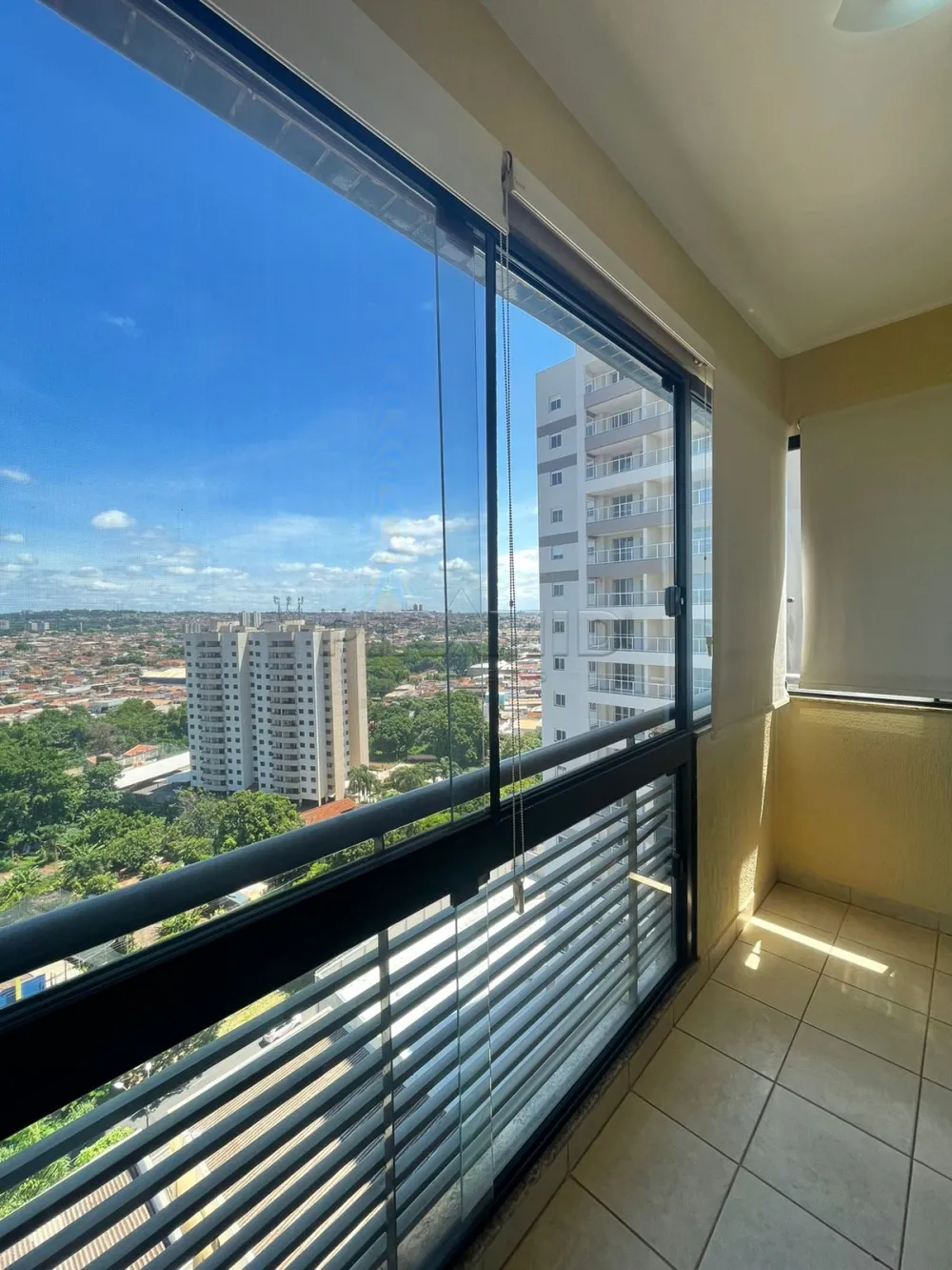 Alugar Apartamento / Padr&atilde;o em Ribeir&atilde;o Preto R$ 1.800,00 - Foto 7
