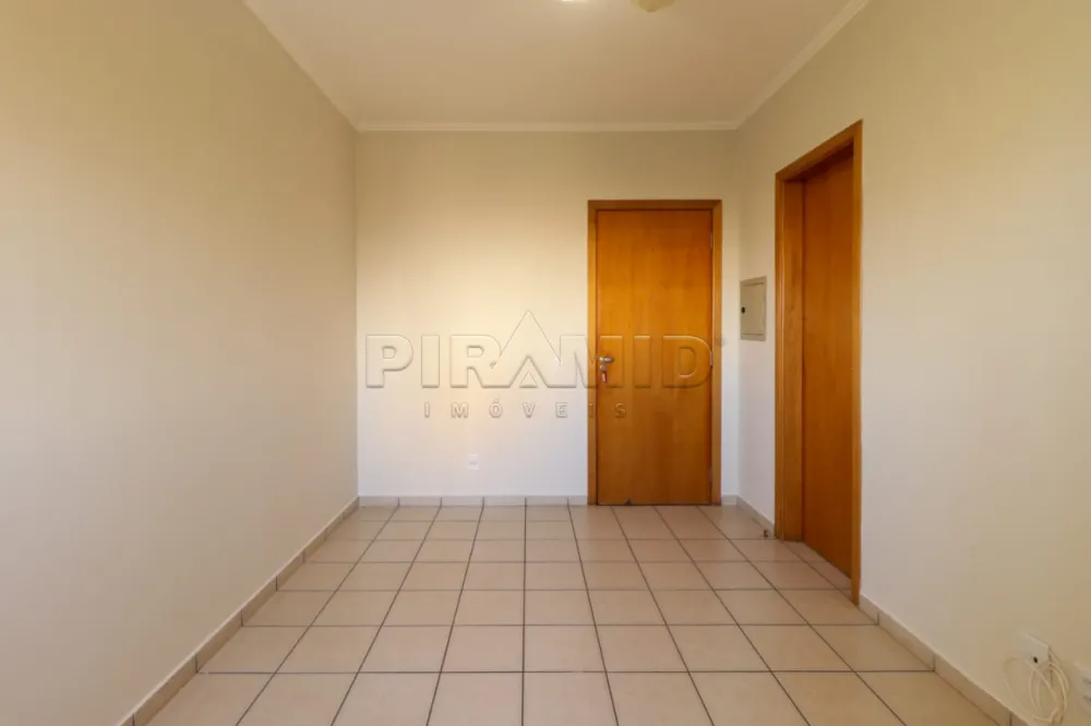 Alugar Apartamento / Padr&atilde;o em Ribeir&atilde;o Preto R$ 1.600,00 - Foto 2