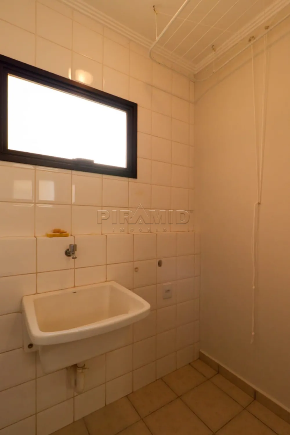 Alugar Apartamento / Padr&atilde;o em Ribeir&atilde;o Preto R$ 1.600,00 - Foto 11
