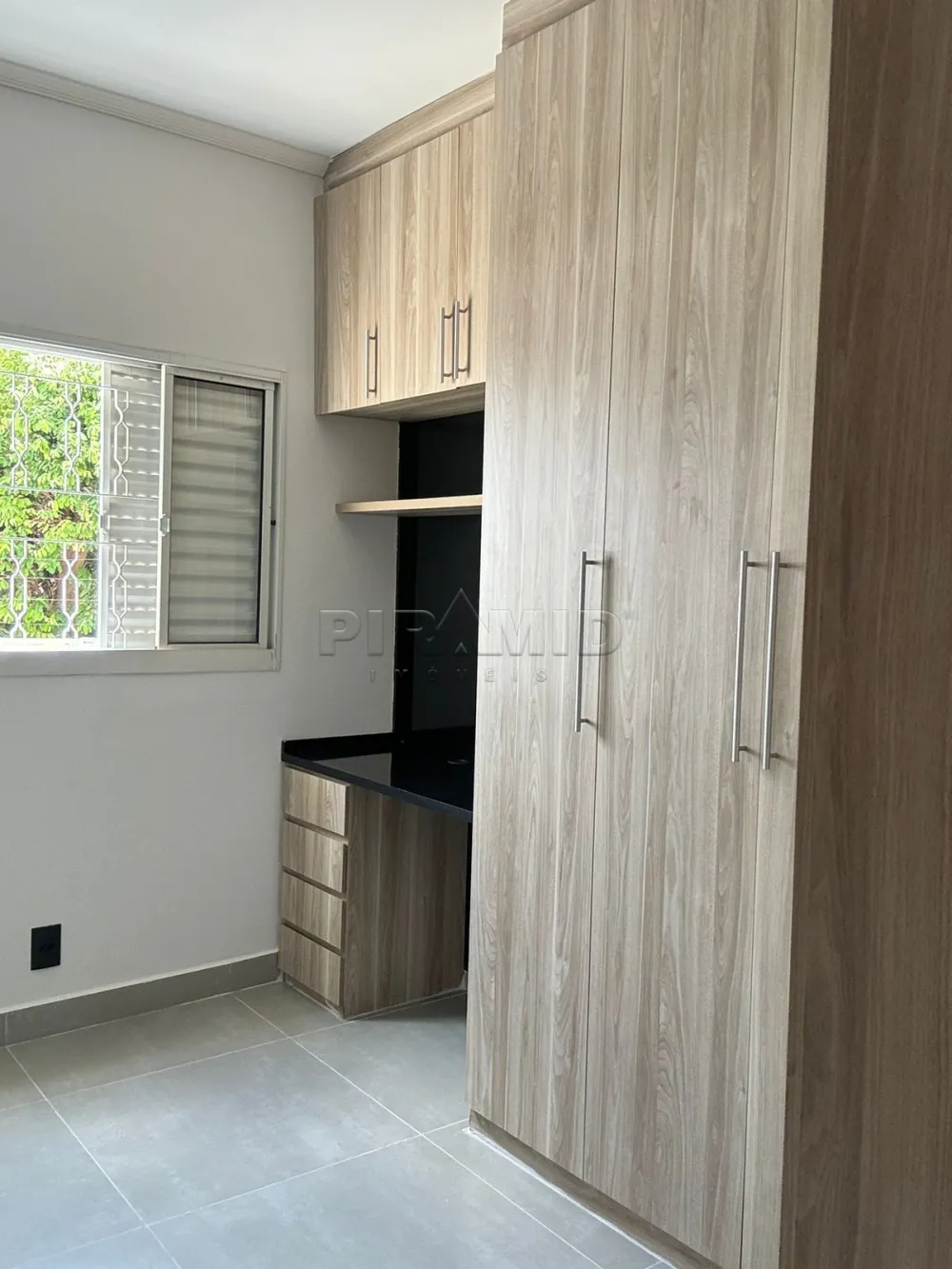 Alugar Apartamento / Padr&atilde;o em Ribeir&atilde;o Preto R$ 1.300,00 - Foto 11