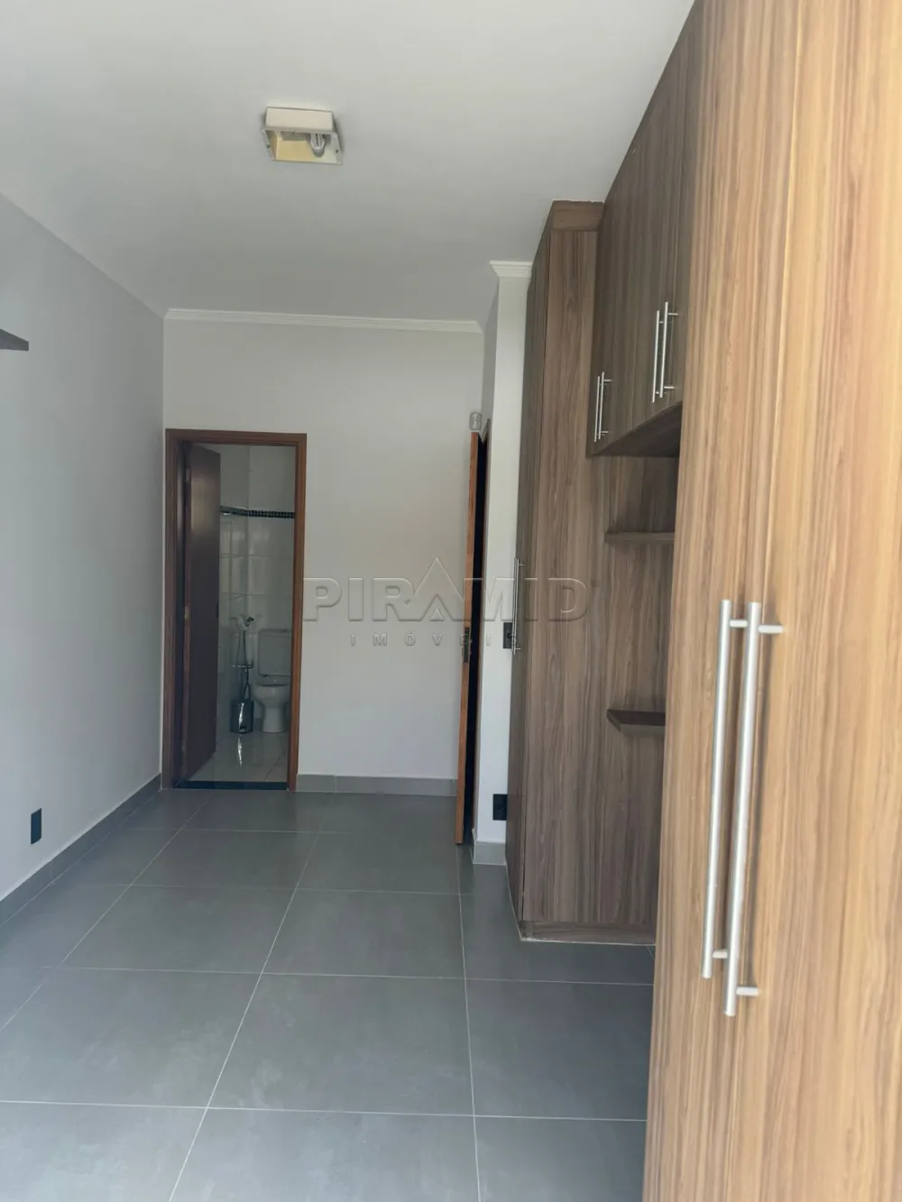 Alugar Apartamento / Padr&atilde;o em Ribeir&atilde;o Preto R$ 1.300,00 - Foto 13
