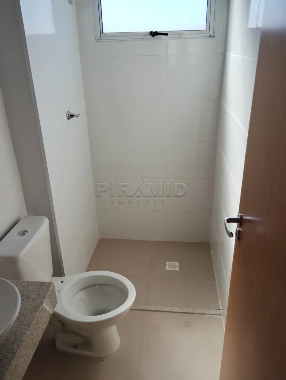 Alugar Apartamento / Padr&atilde;o em Ribeir&atilde;o Preto R$ 900,00 - Foto 5