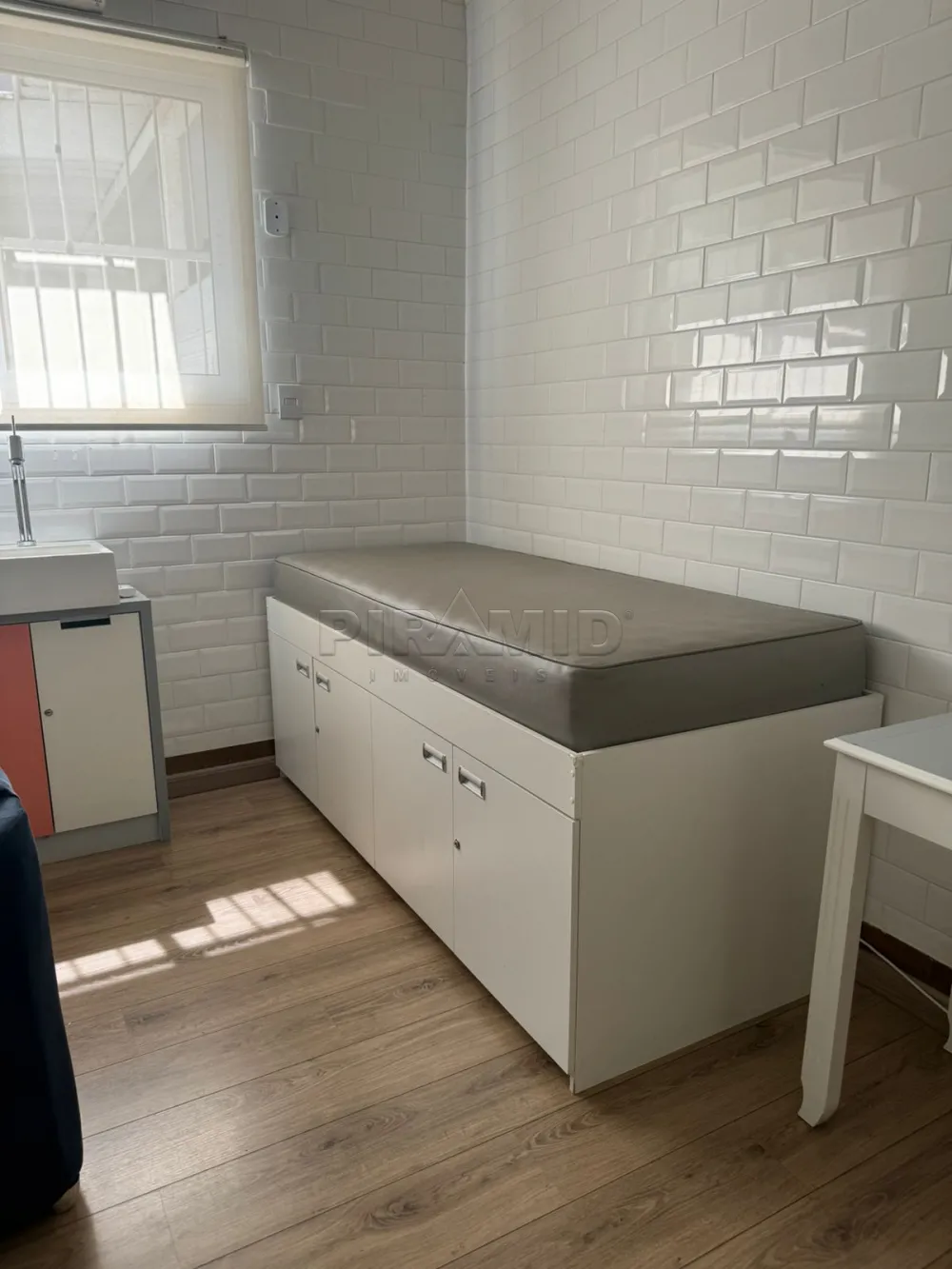 Alugar Comercial / Sala em Ribeir&atilde;o Preto R$ 1.600,00 - Foto 3