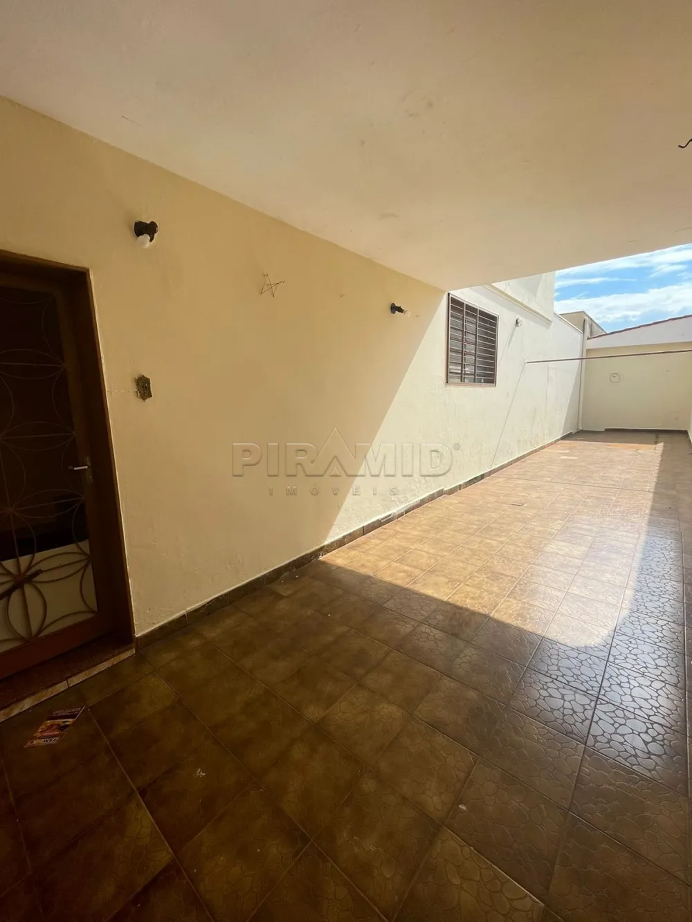 Alugar Casa / Padr&atilde;o em Ribeir&atilde;o Preto R$ 1.900,00 - Foto 2