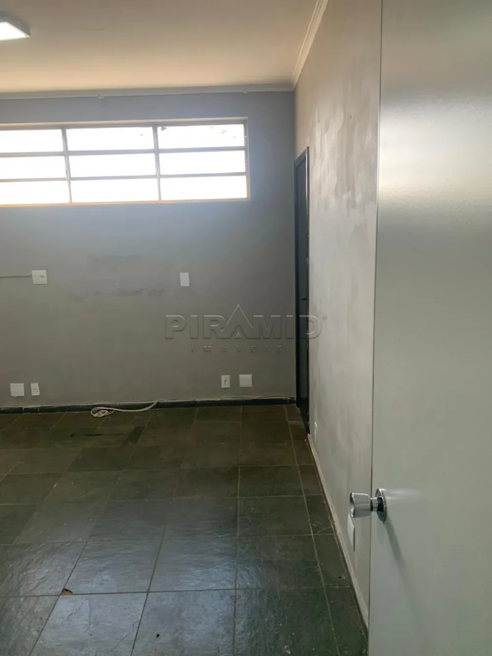Alugar Comercial / Pr&eacute;dio em Ribeir&atilde;o Preto R$ 700,00 - Foto 4