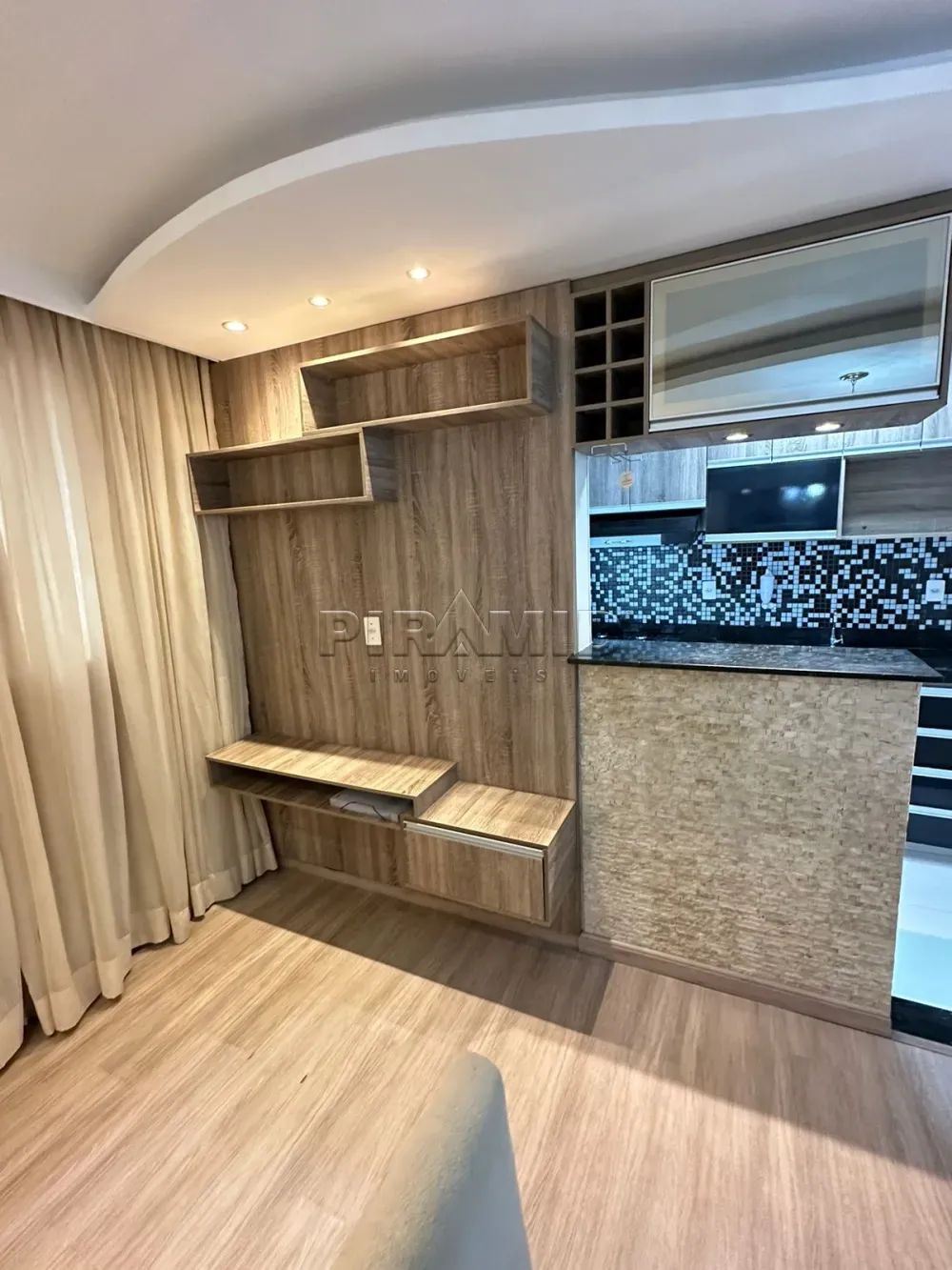 Alugar Apartamento / Padr&atilde;o em Ribeir&atilde;o Preto R$ 1.700,00 - Foto 3