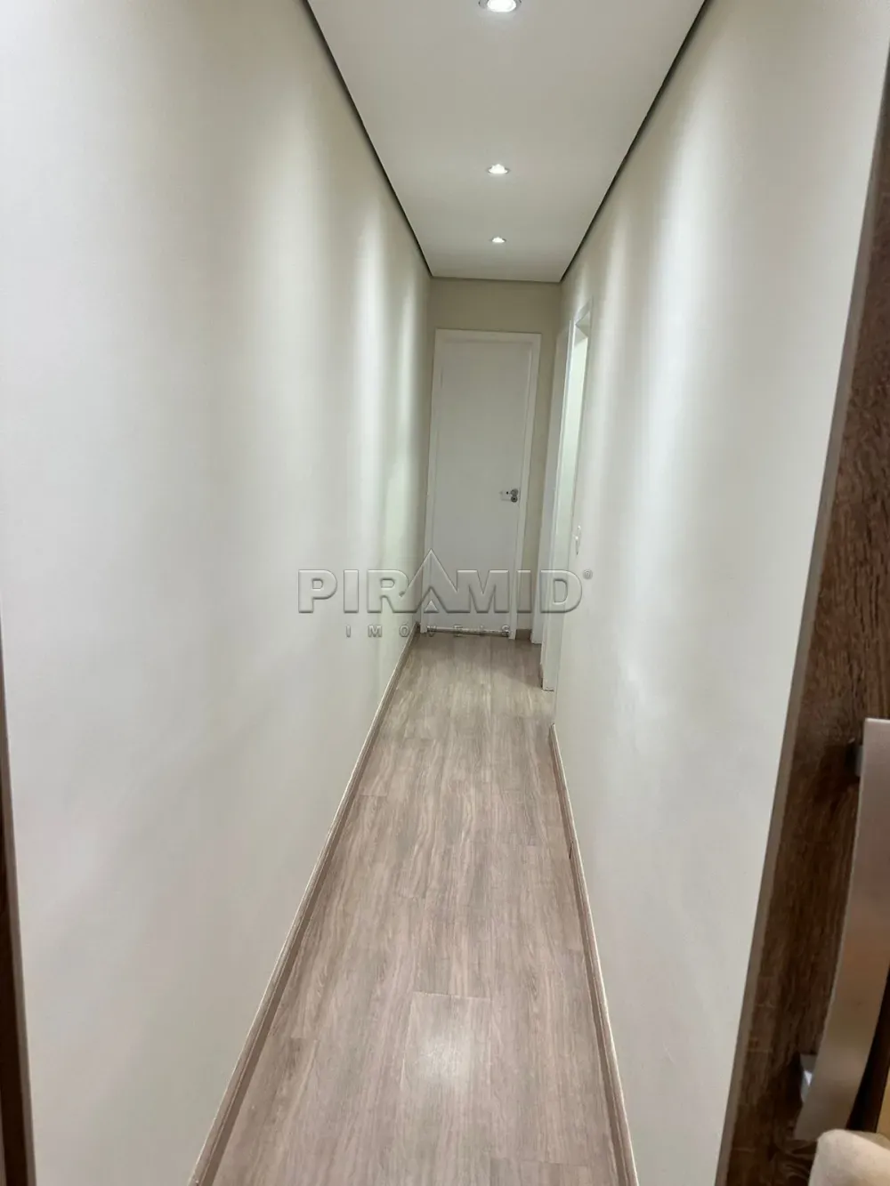 Alugar Apartamento / Padr&atilde;o em Ribeir&atilde;o Preto R$ 1.700,00 - Foto 10