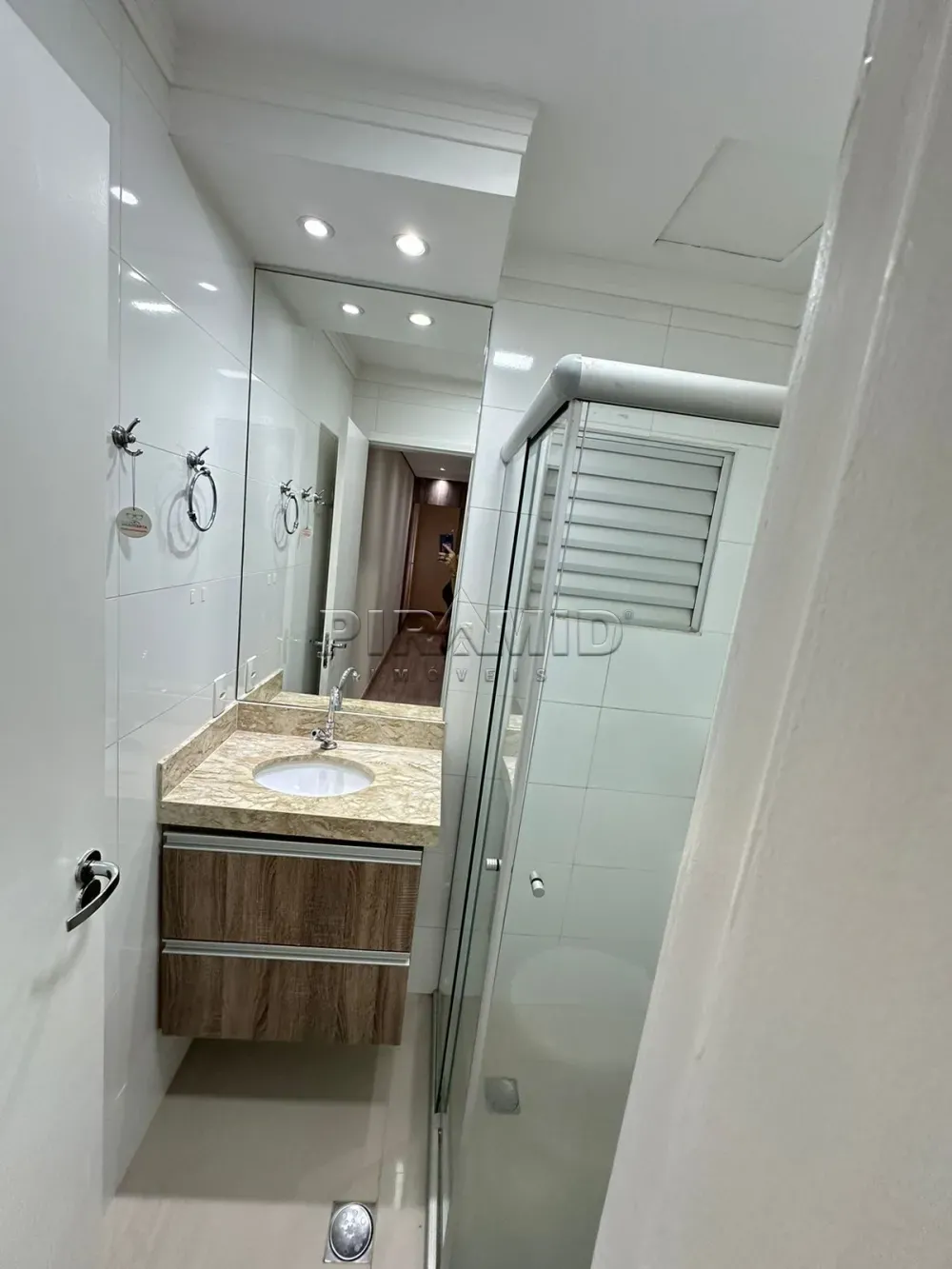 Alugar Apartamento / Padr&atilde;o em Ribeir&atilde;o Preto R$ 1.700,00 - Foto 16