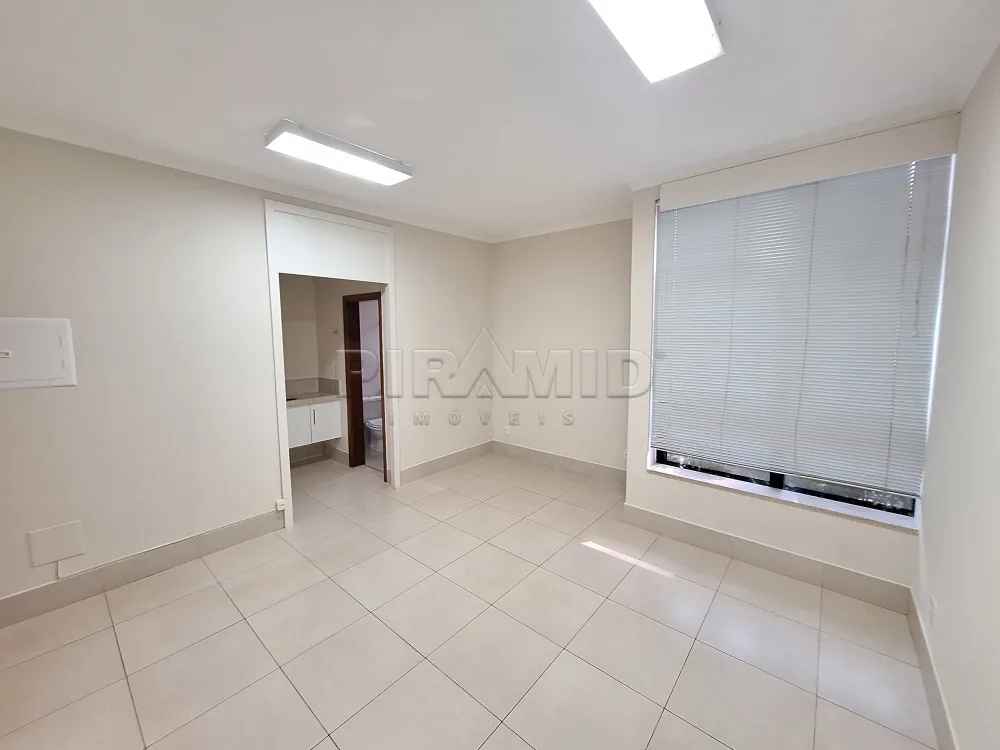 Alugar Comercial / Sala em Ribeir&atilde;o Preto R$ 1.800,00 - Foto 3